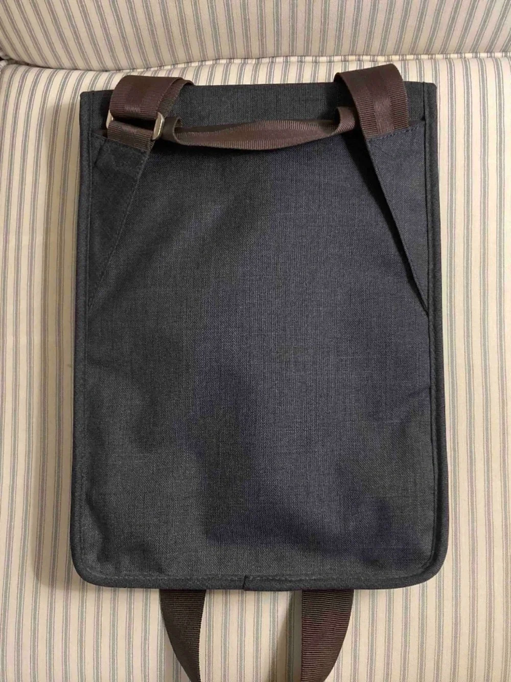 Laptop messenger bag